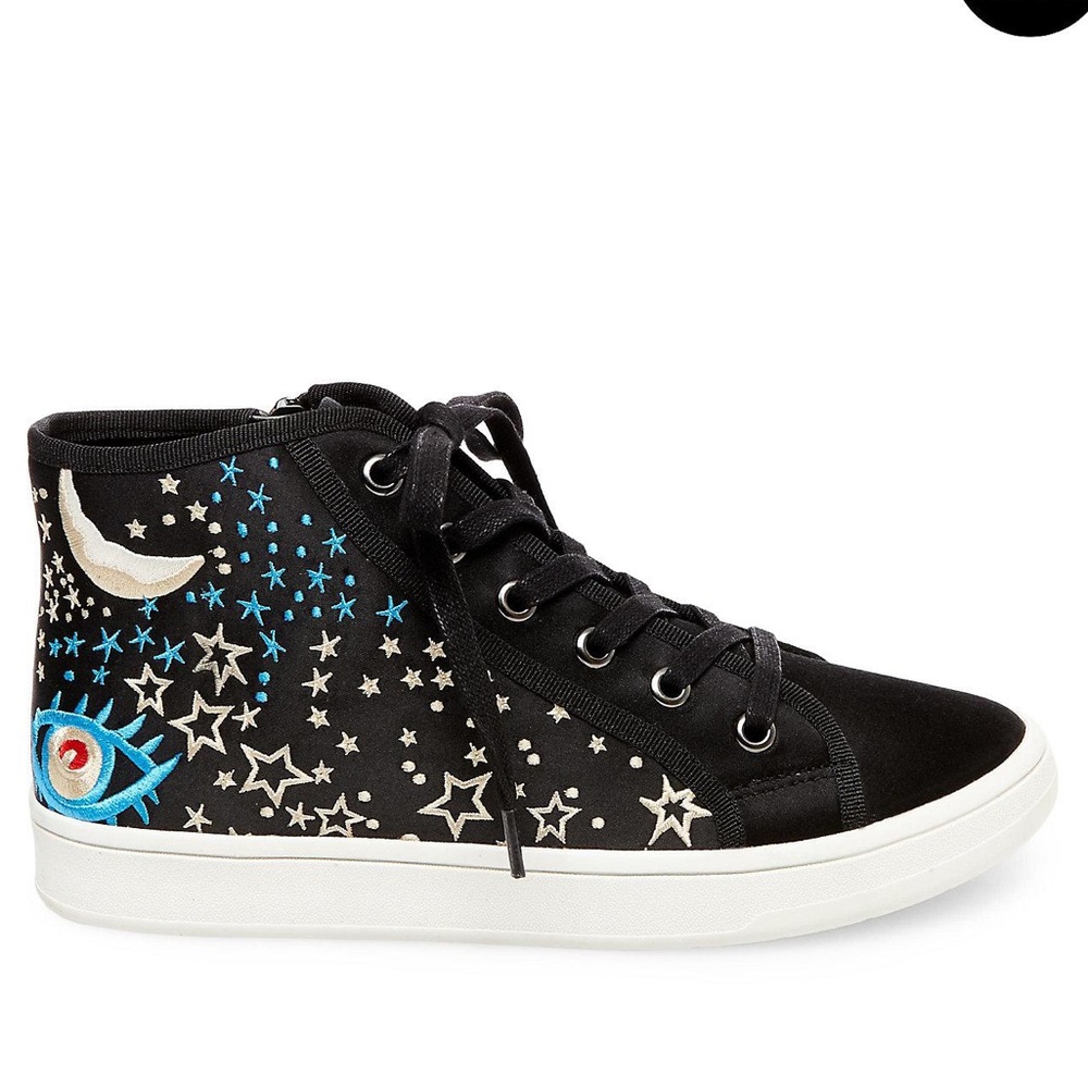 Steve madden embroidered sneakers